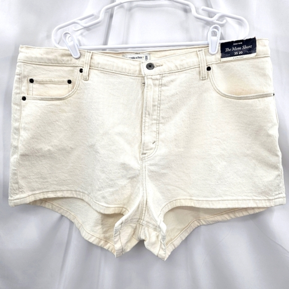 NWT‎ Abercrombie Fitch Curve Love The Mom ShortsHigh Rise  3" Inseam Size 35/20.